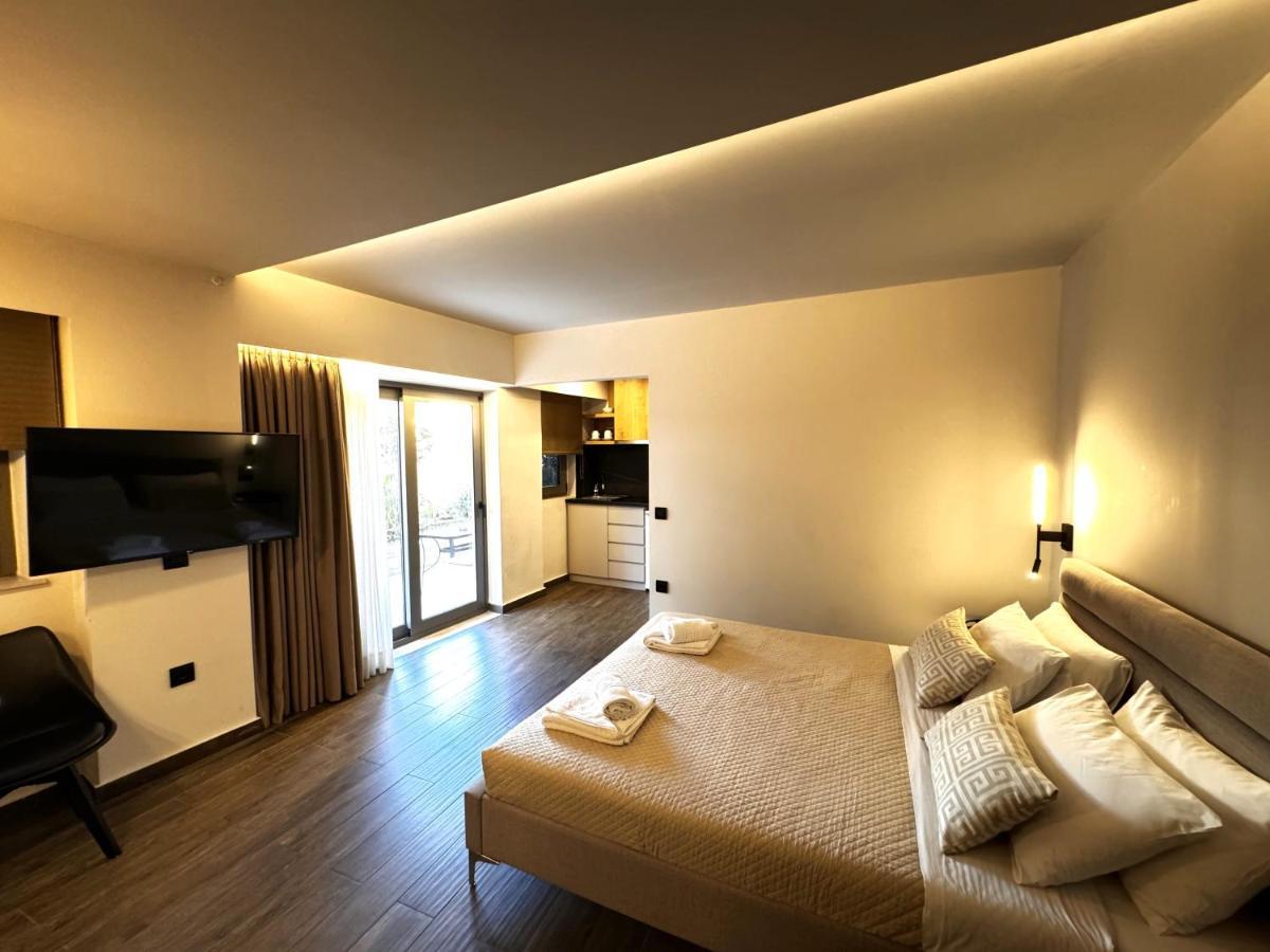 Elina Hotel Apartments Rethymno Exteriör bild