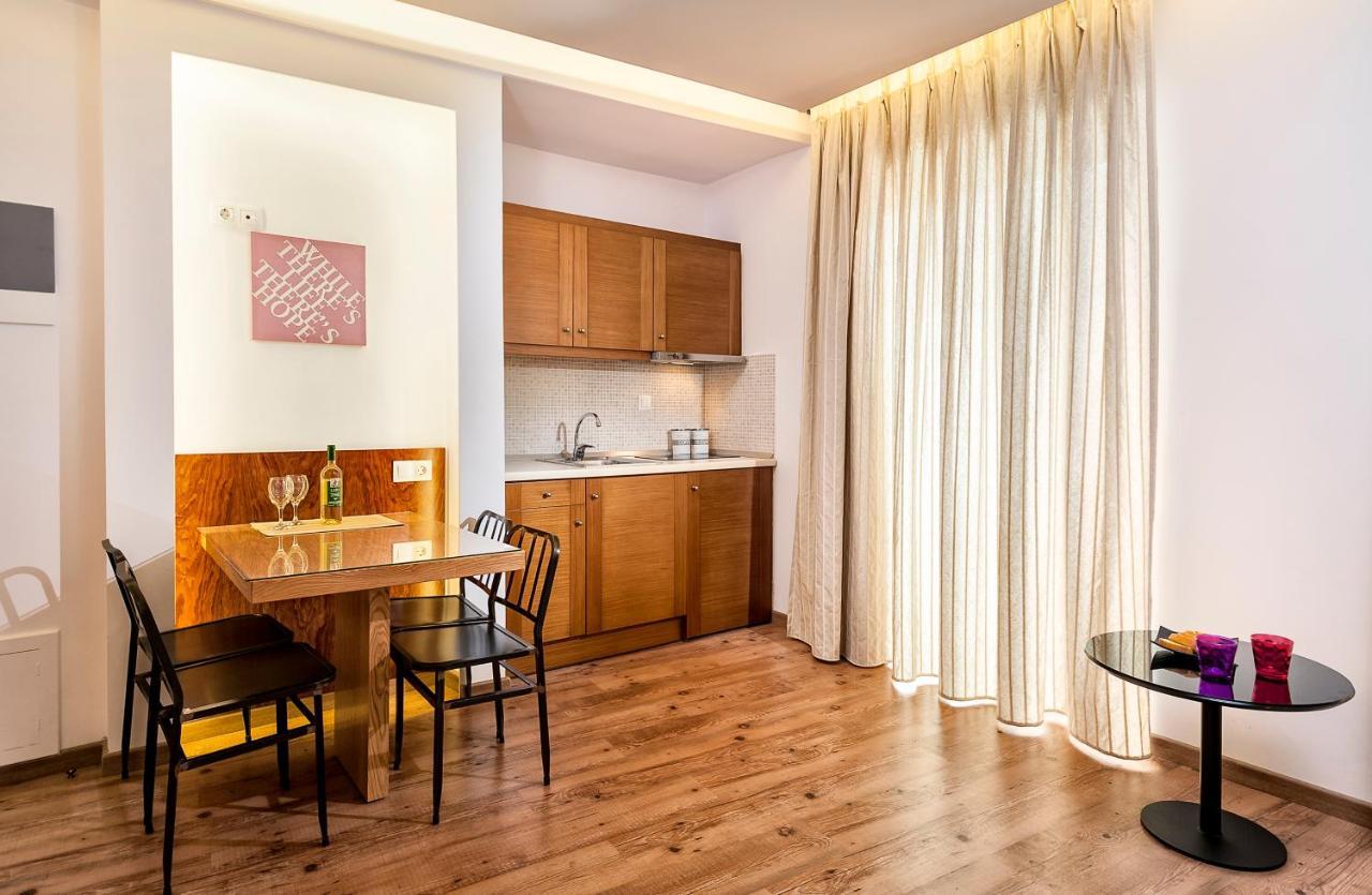 Elina Hotel Apartments Rethymno Exteriör bild